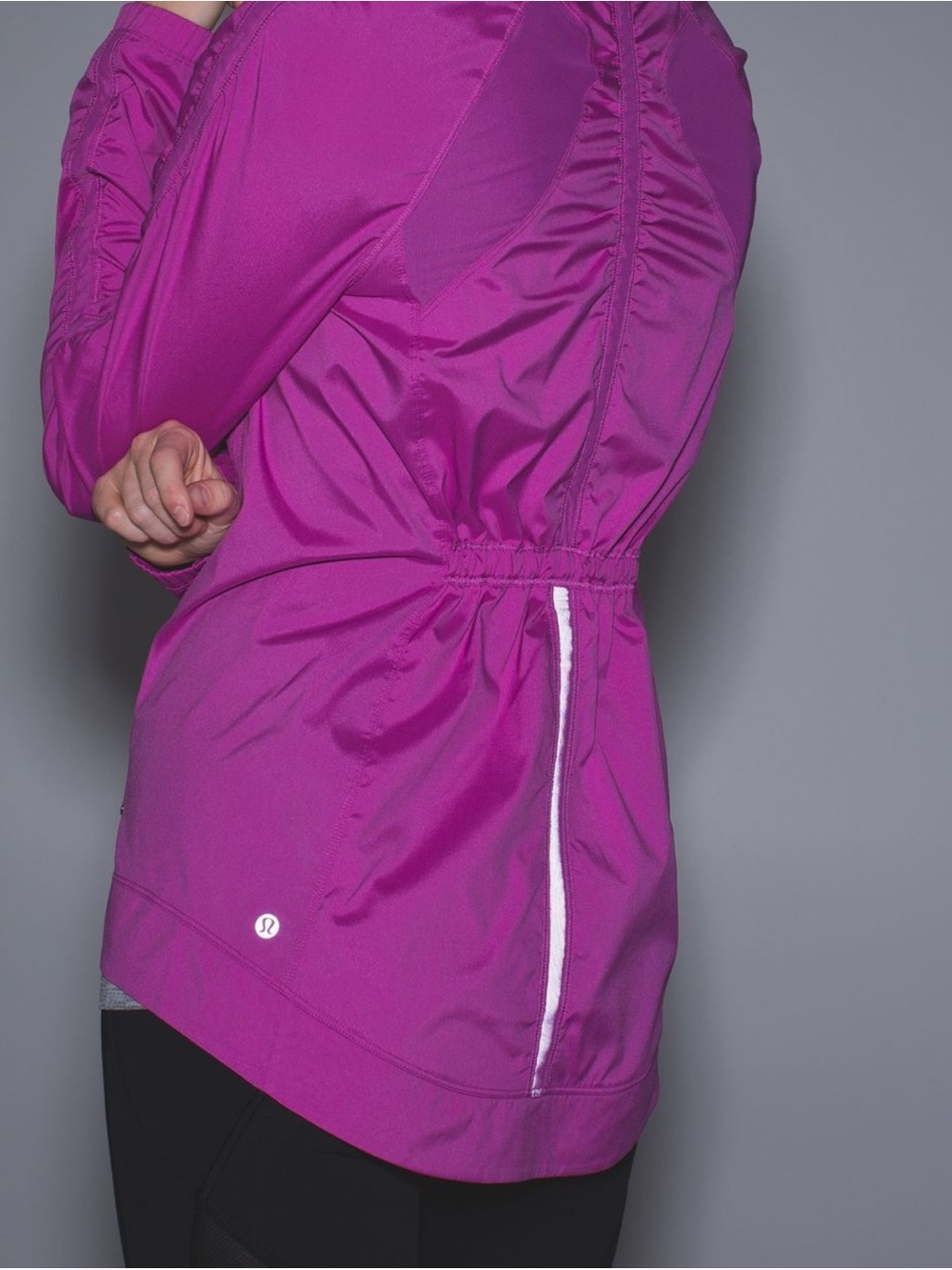 Lightweight Lululemon Women's Hooded Running Jacket in Ultra Violet - Picture 4 of 13